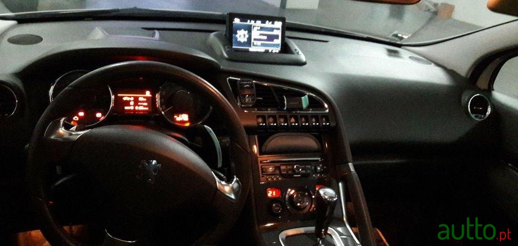 2013' Peugeot 3008 photo #1