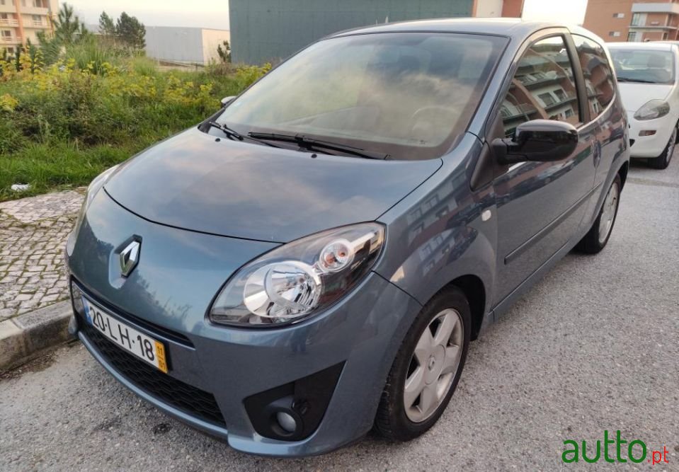 2011' Renault Twingo photo #2