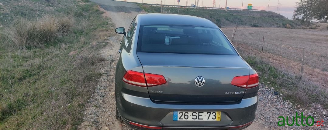 2016' Volkswagen Passat photo #5