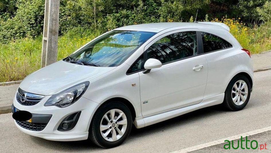 2014' Opel Corsa photo #1