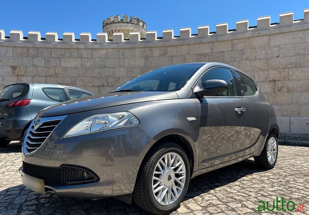 2013' Lancia Ypsilon 1.2 S&S Gold photo #1