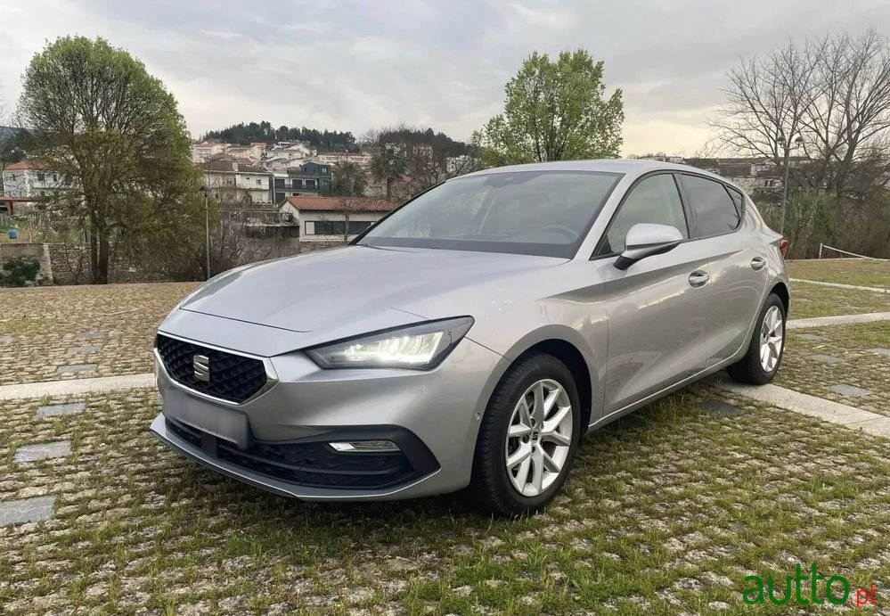 2021' SEAT Leon 1.0 Tsi Ecomotive Style photo #1