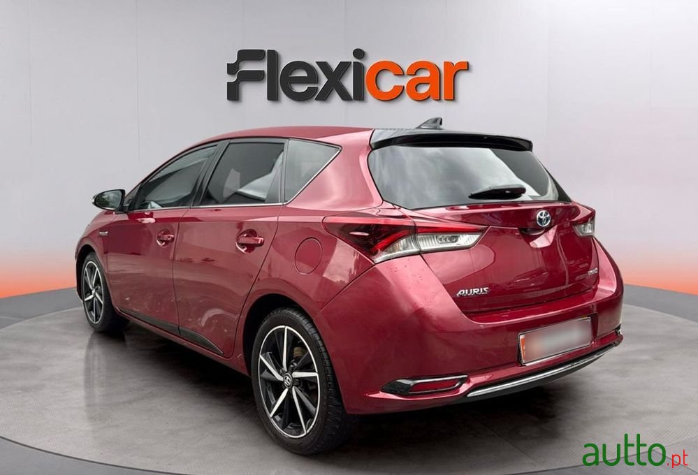 2017' Toyota Auris photo #3