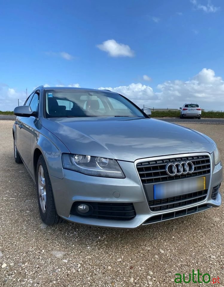 2010' Audi A4 2.0 Tdi photo #1