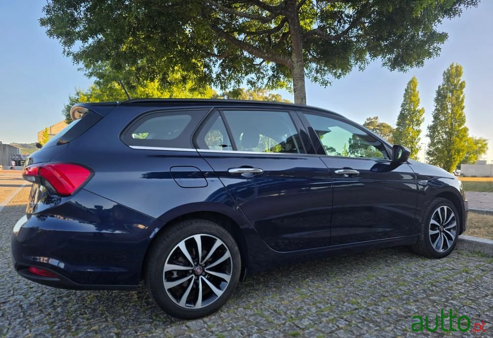2016' Fiat Tipo Station Wagon photo #3