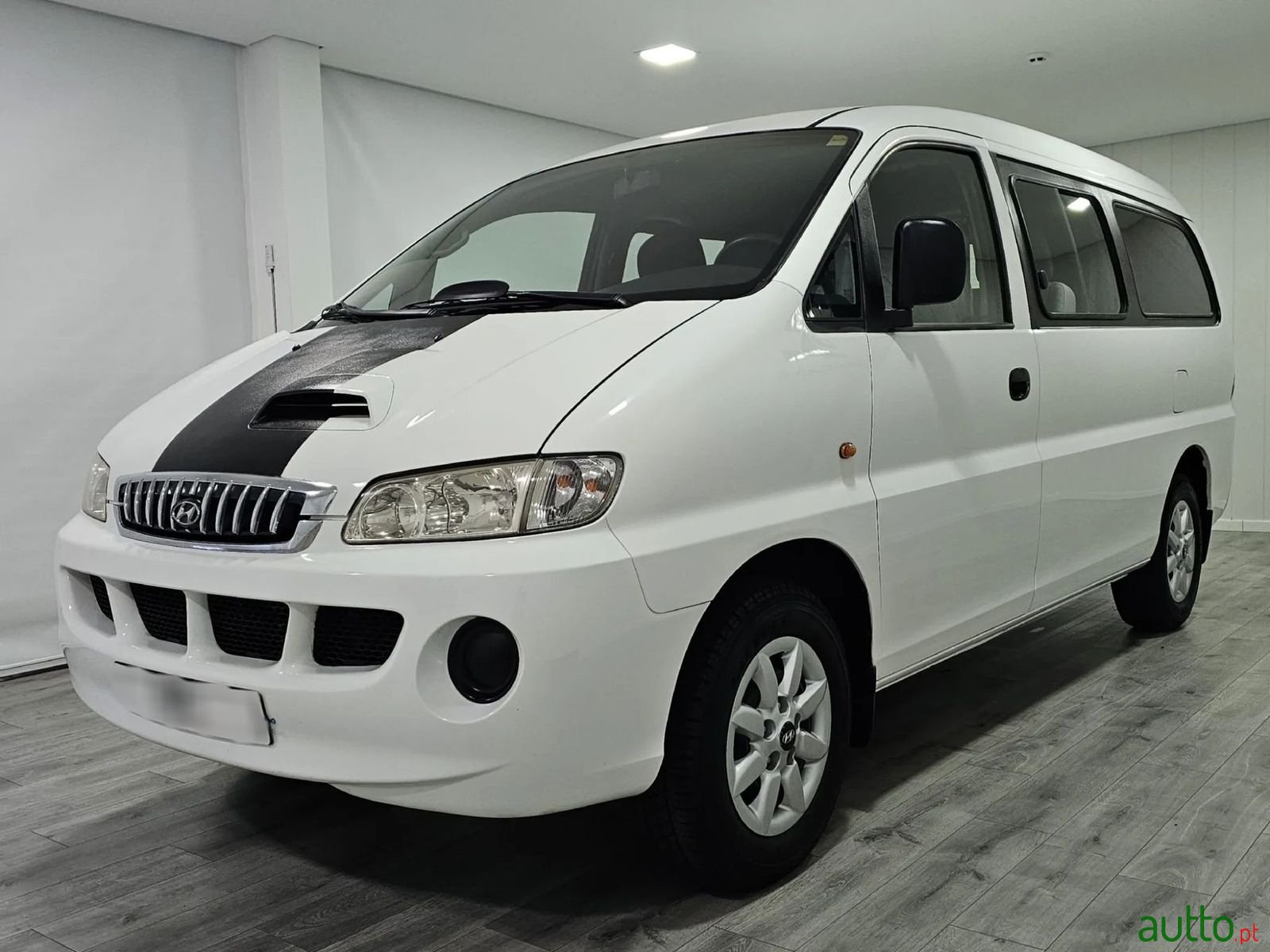 2005' Hyundai H-1 photo #2