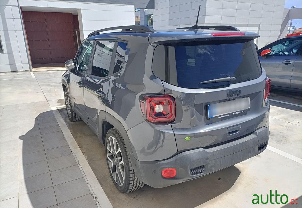 2023' Jeep Renegade photo #4