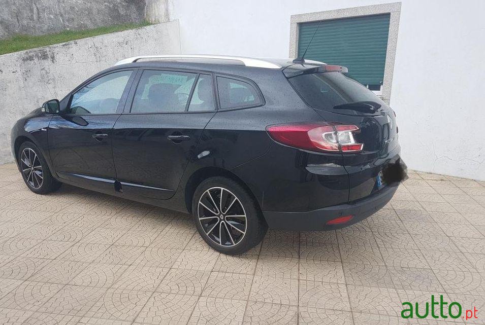 2013' Renault Megane Sport Tourer photo #1