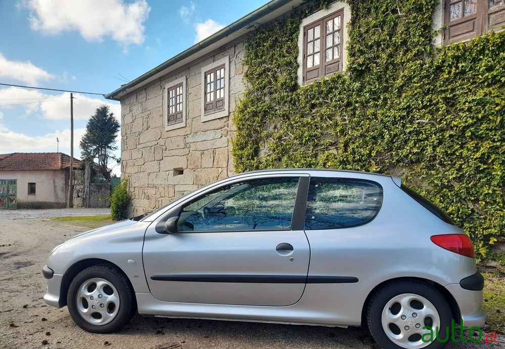 2001' Peugeot 206 1.4 Xs photo #6