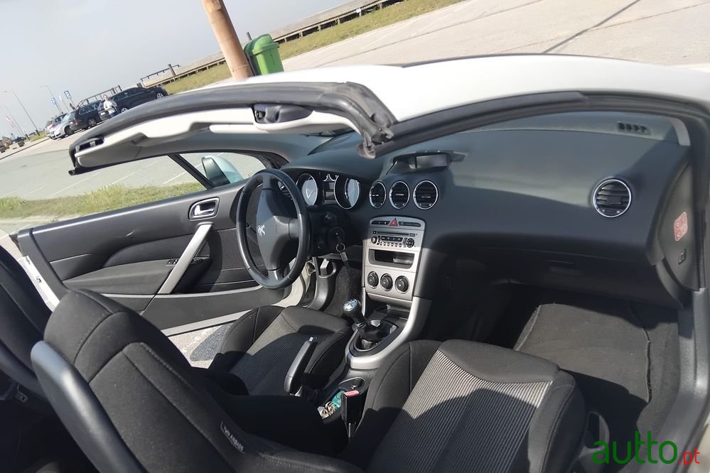 2011' Peugeot 308 1.6 Vti Premium photo #5