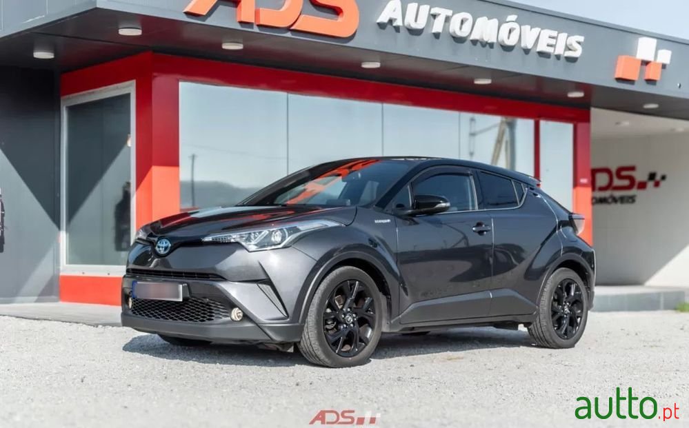 2018' Toyota C-HR 1.8 Hsd Exclusive photo #1