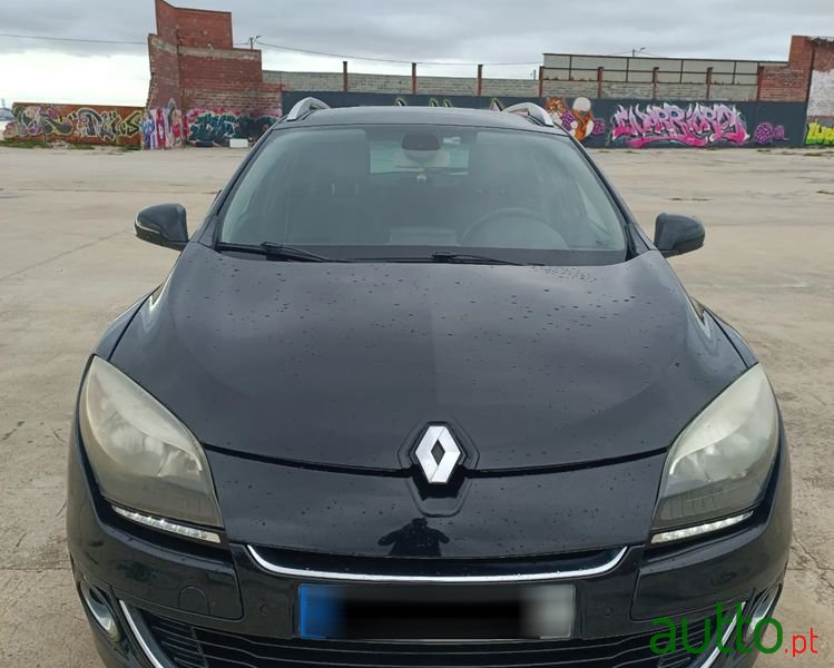 2012' Renault Megane Sport Tourer photo #4