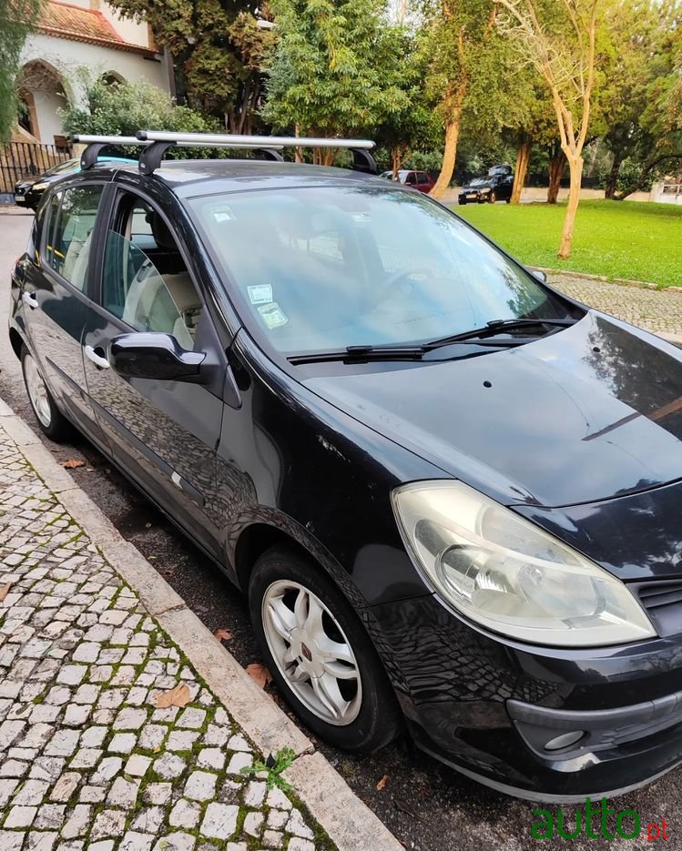 2007' Renault Clio photo #6