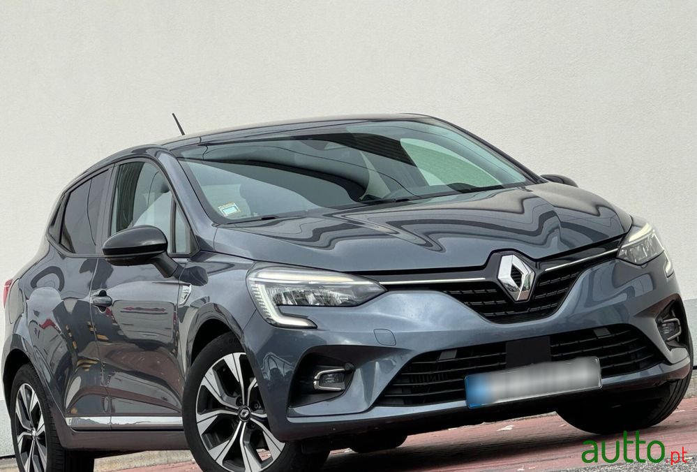 2021' Renault Clio photo #1