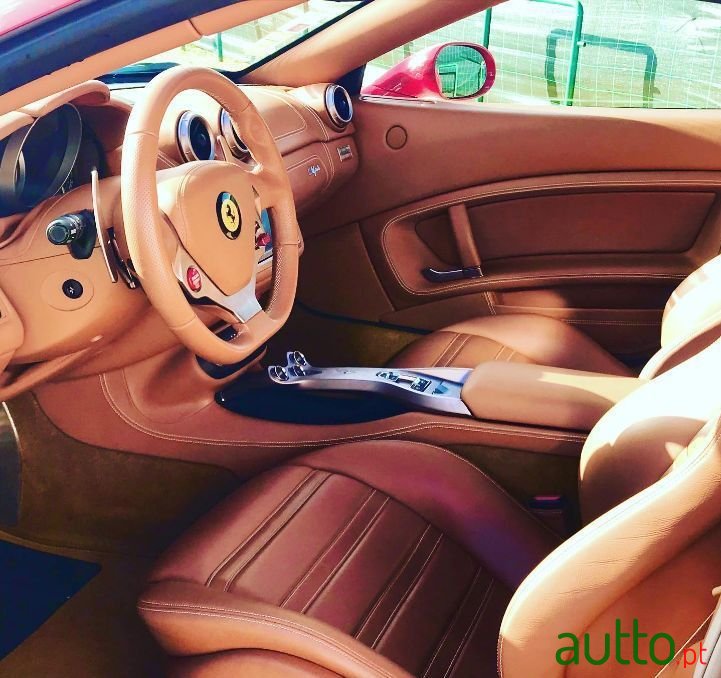 2010' Ferrari California photo #6