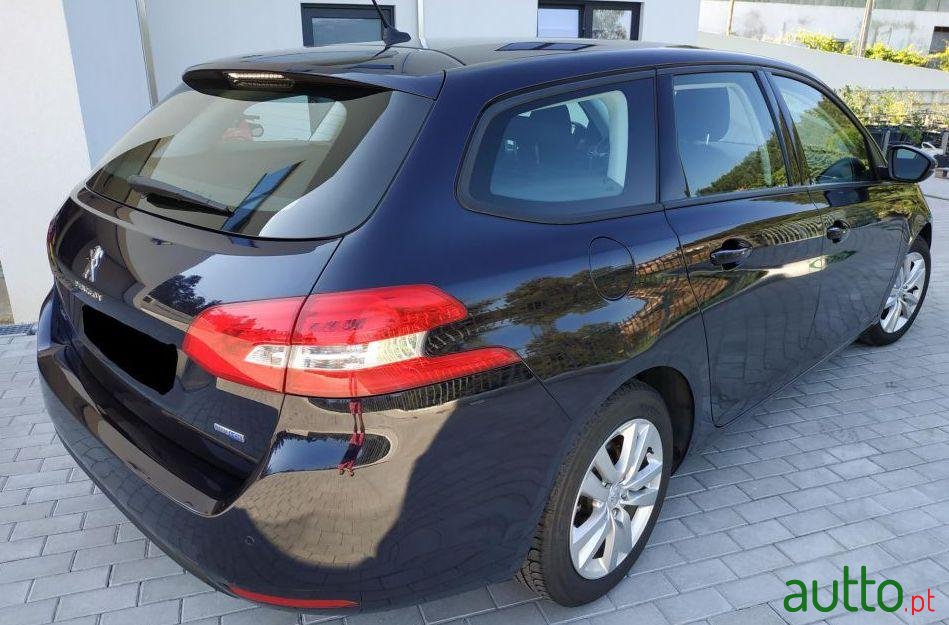 2015' Peugeot 308 Sw photo #2