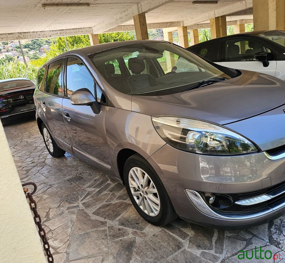 2012' Renault Grand Scenic 1.5 Dci Luxe 7L photo #1