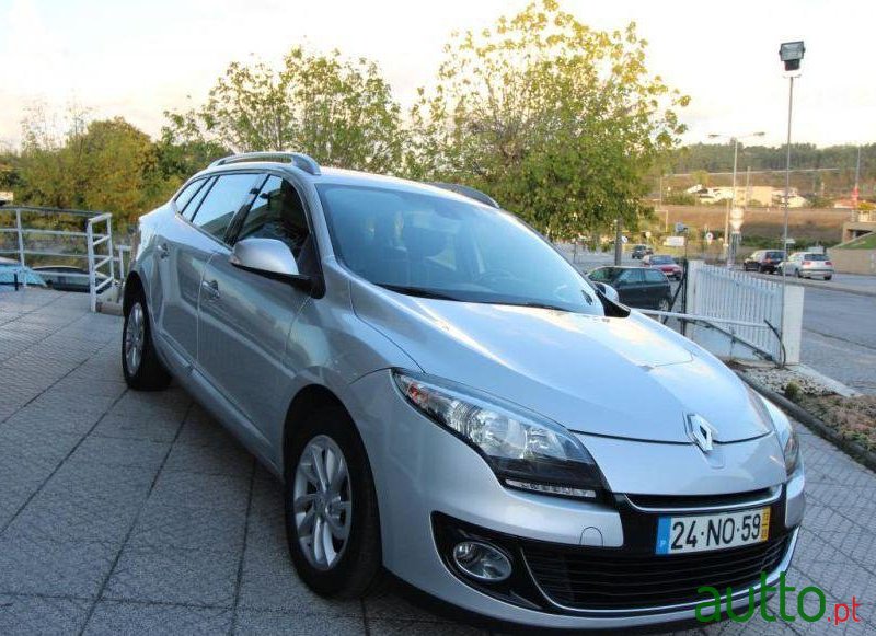 2013' Renault Megane Sport Tourer photo #2