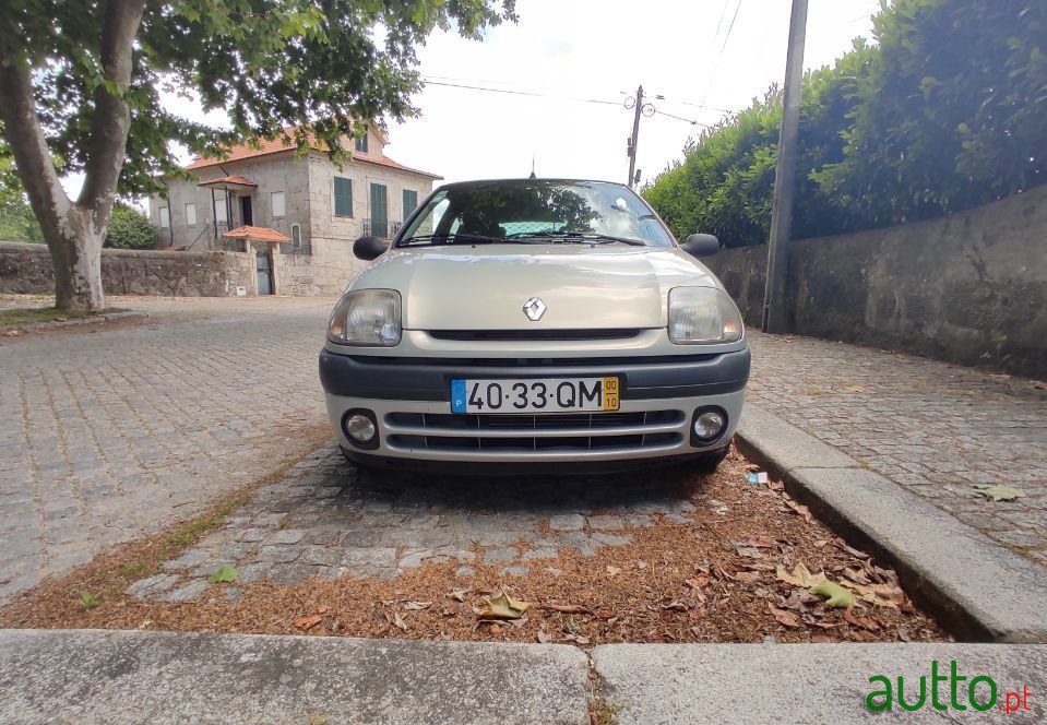 2000' Renault Clio photo #6