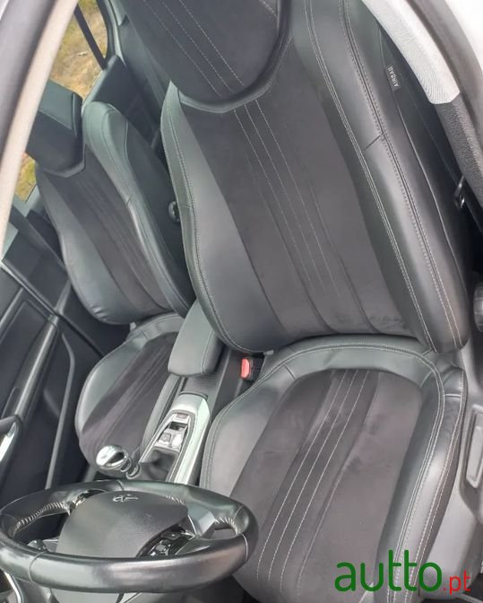 2016' Peugeot 308 photo #5