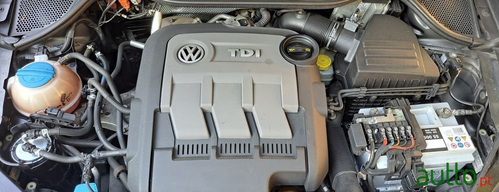 2014' Volkswagen Polo photo #4