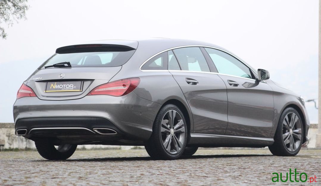 2017' Mercedes-Benz Cla-180 photo #2