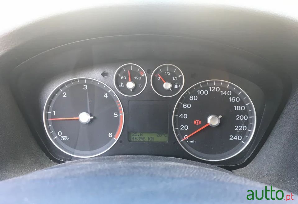 2006' Ford Focus photo #5