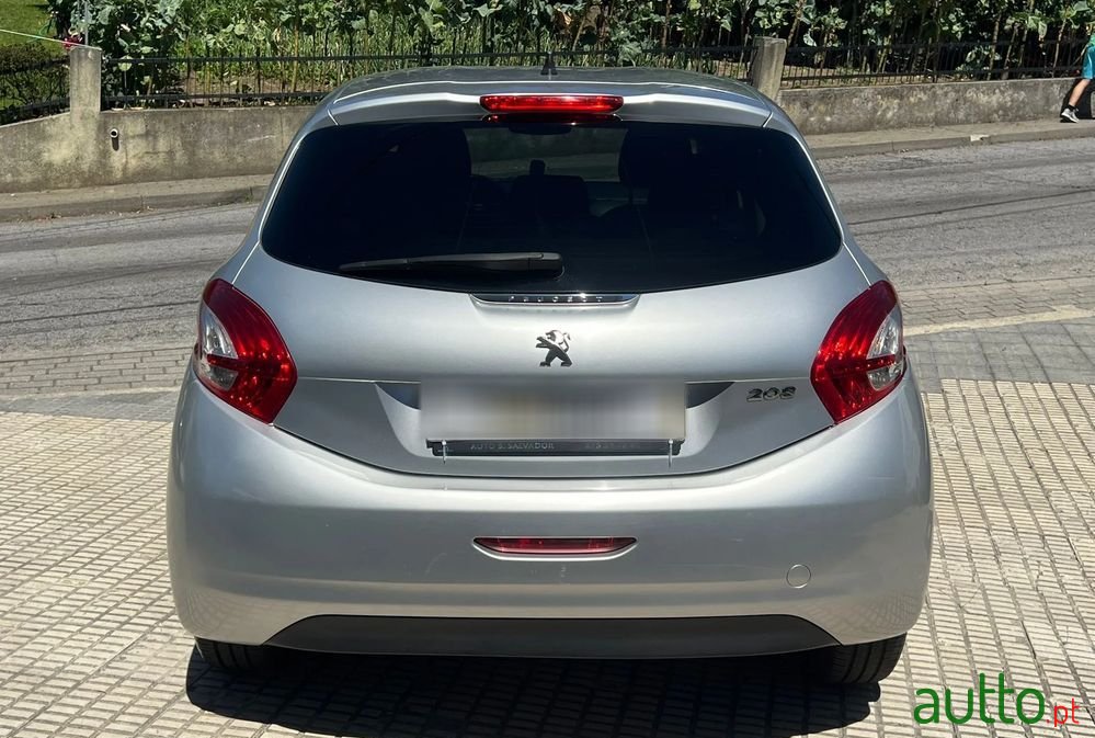 2014' Peugeot 208 1.2 Puretech Style photo #3