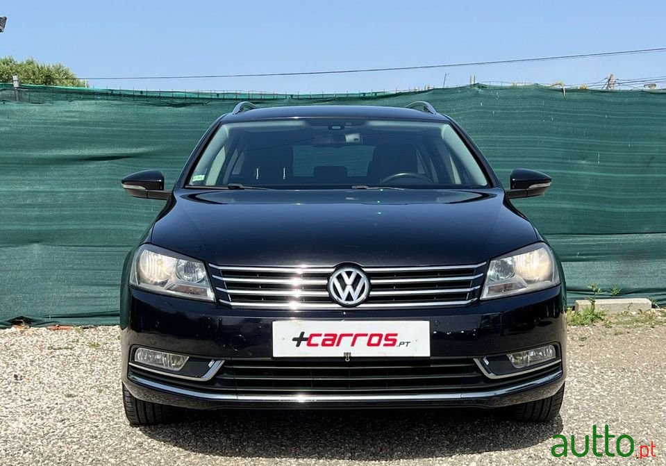 2013' Volkswagen Passat photo #2