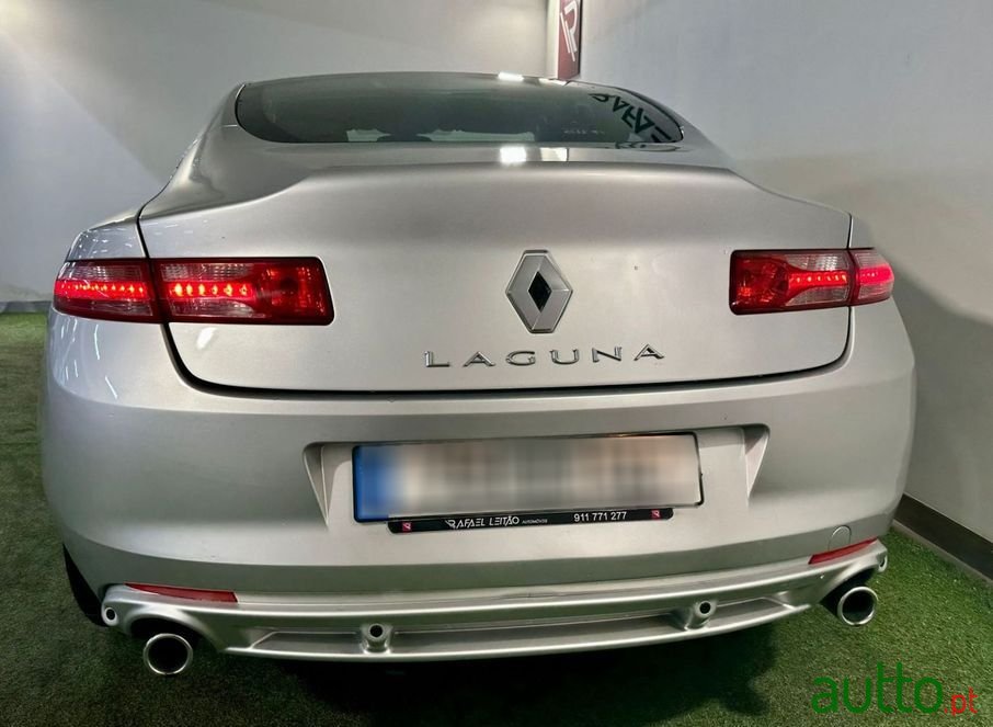 2008' Renault Laguna photo #4