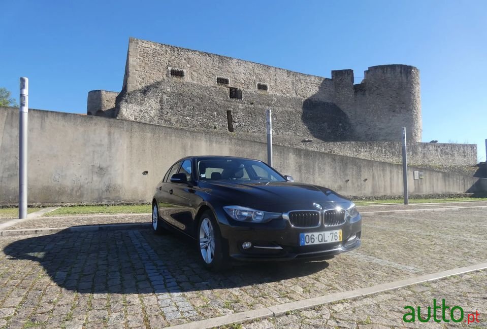 2015' BMW 320 photo #2