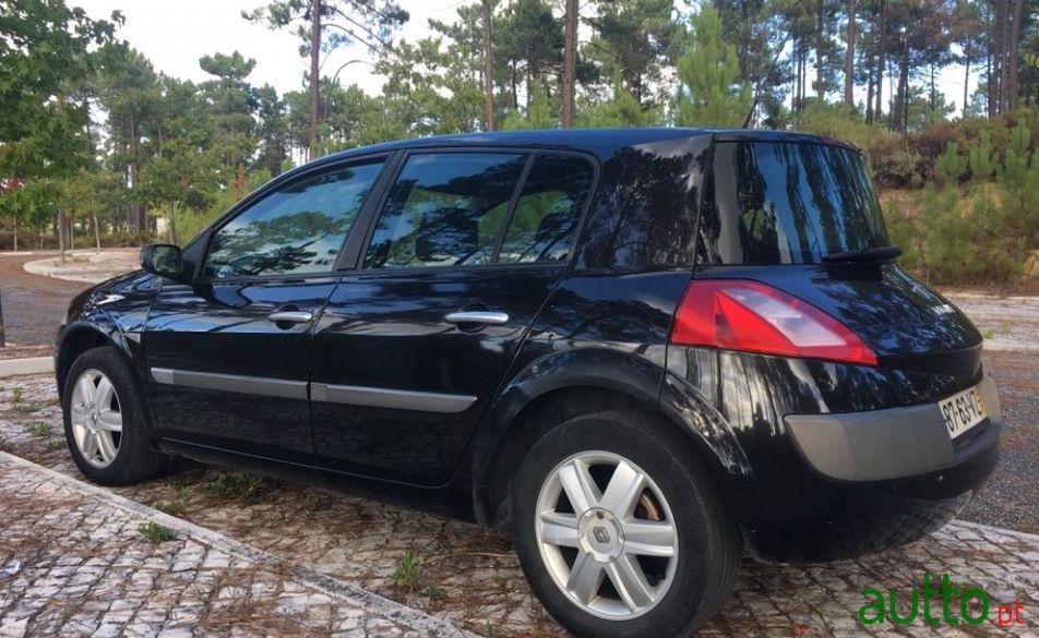 2004' Renault Megane photo #2