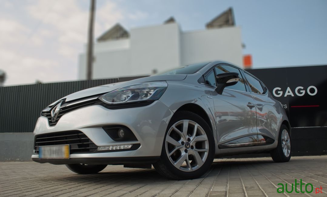 2019' Renault Clio photo #3
