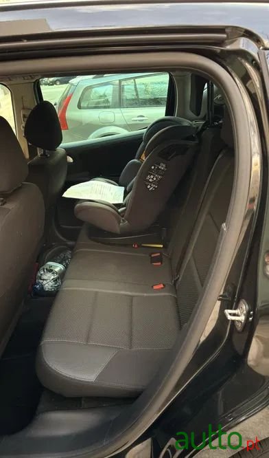 2011' Peugeot 207 Sw photo #5