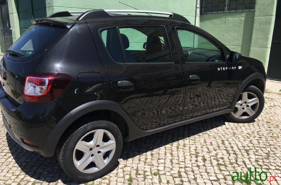 2015' Dacia Sandero Stepway photo #1