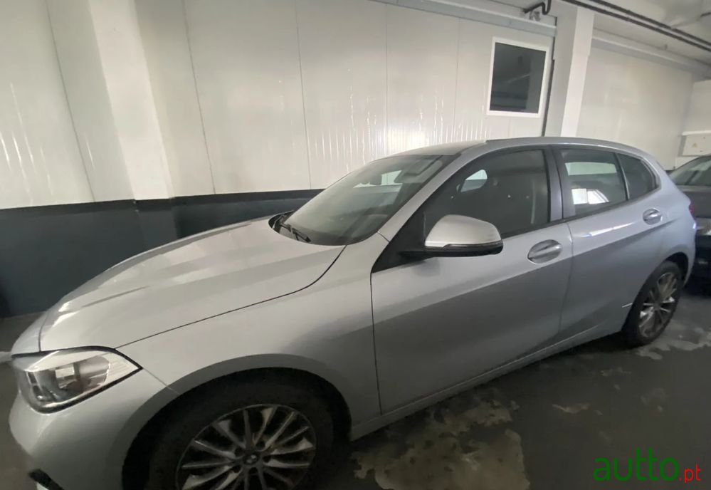 2021' BMW 116 D Advantage Auto photo #3