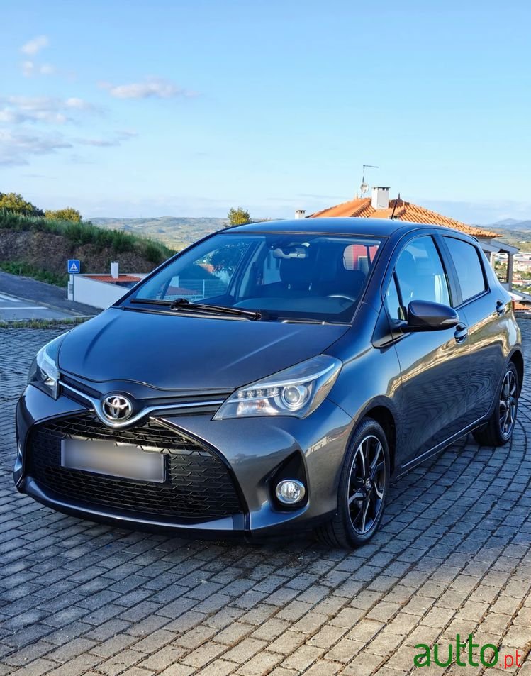 2014' Toyota Yaris photo #1