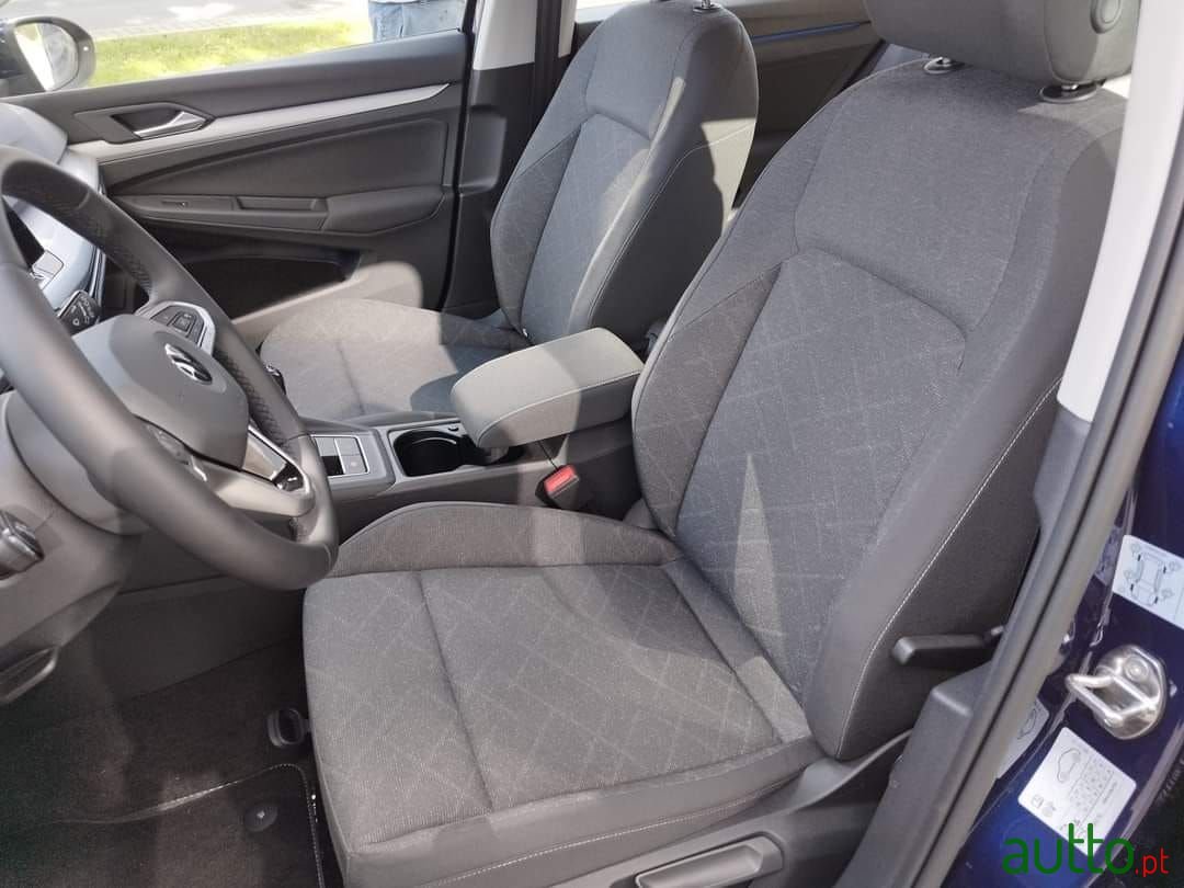 2022' Volkswagen Golf photo #5