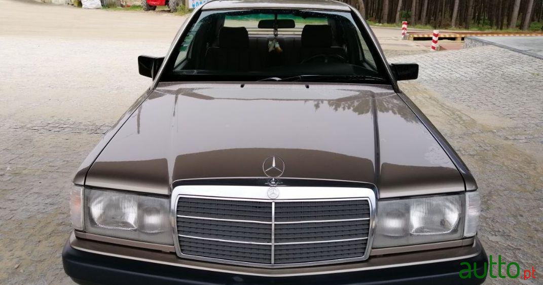 1991' Mercedes-Benz 190 2.0 Diesel photo #2