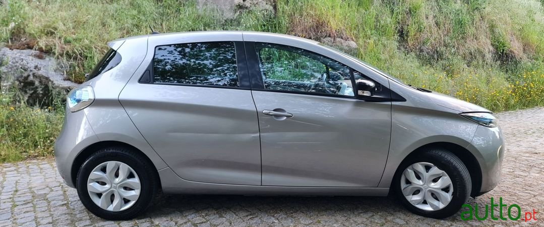 2015' Renault Zoe photo #5