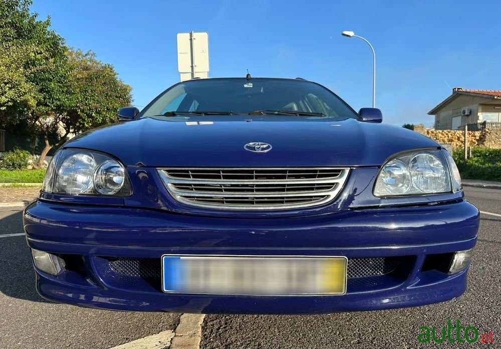 2000' Toyota Avensis Sw photo #2