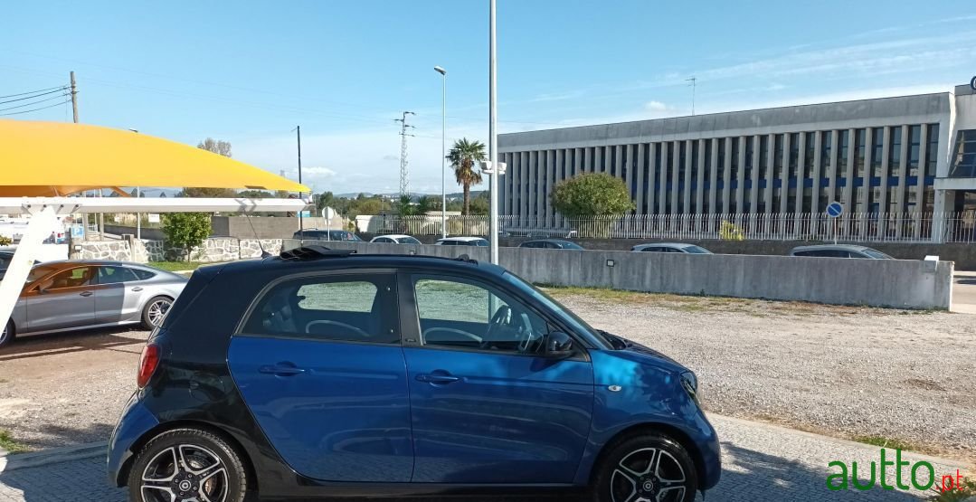 2015' Smart Forfour photo #4