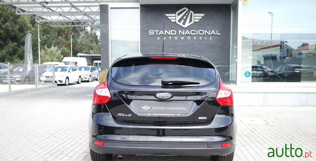 2011' Ford Focus photo #6