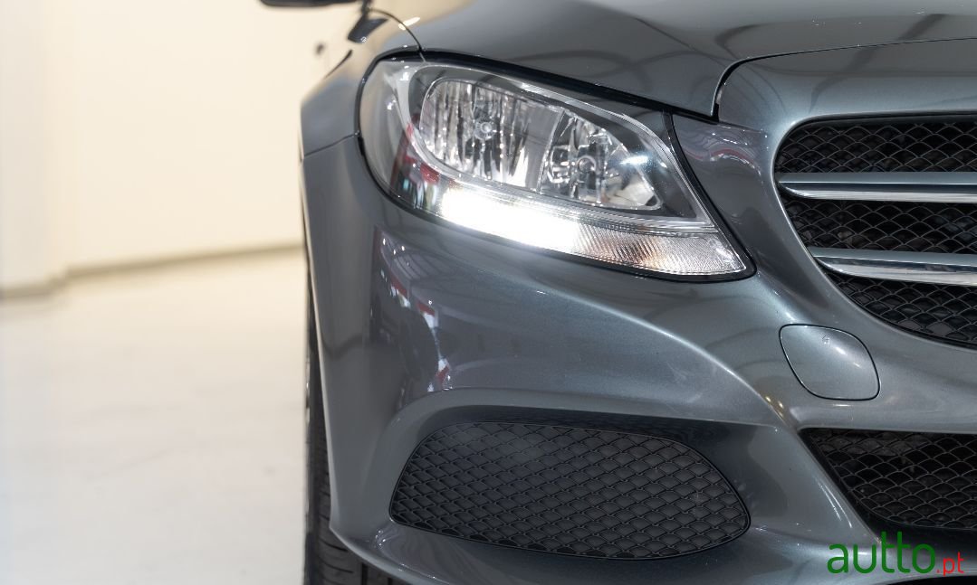 2017' Mercedes-Benz C-200 photo #3