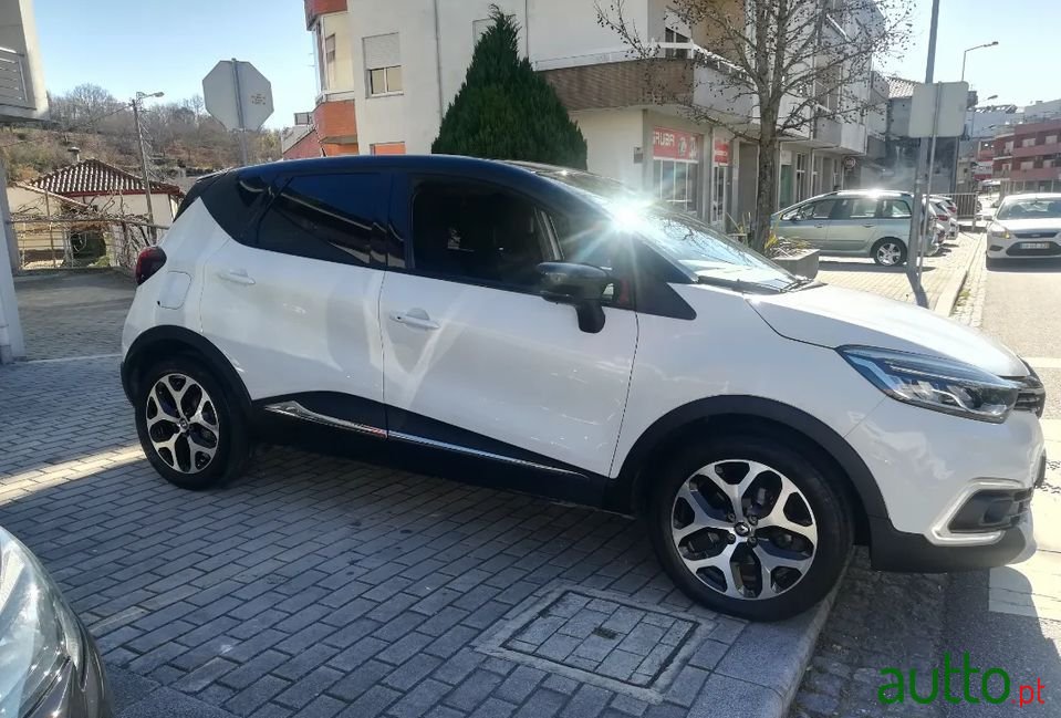 2019' Renault Captur photo #3