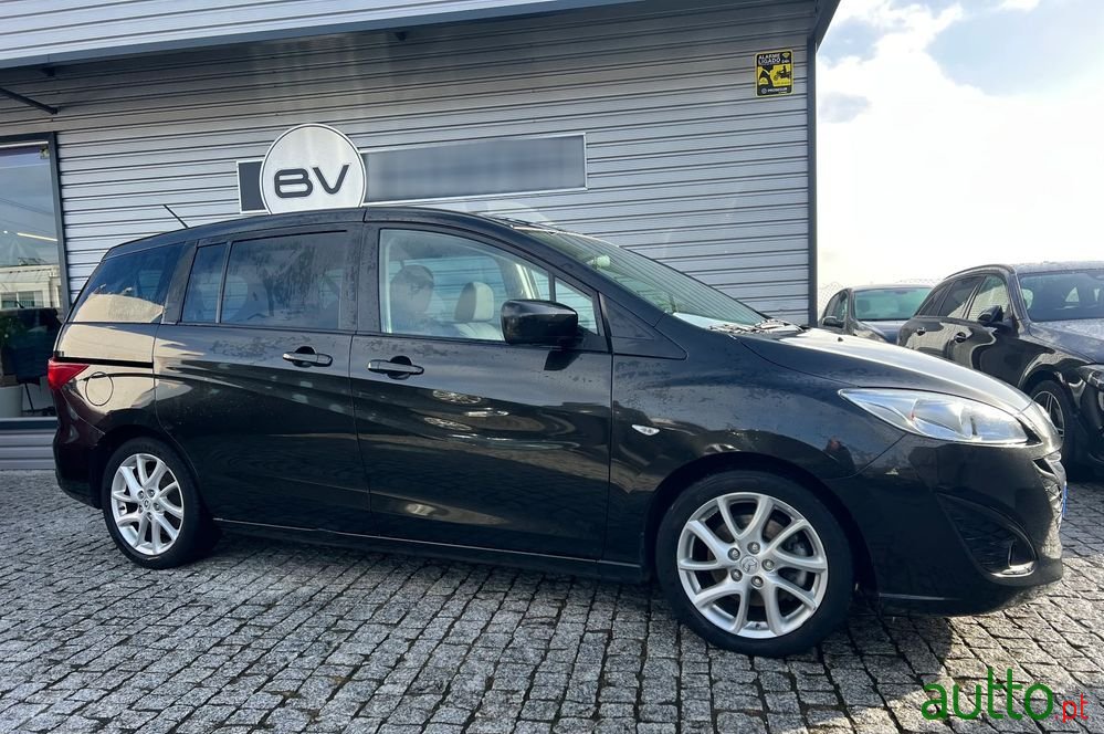 2011' Mazda 5 photo #3