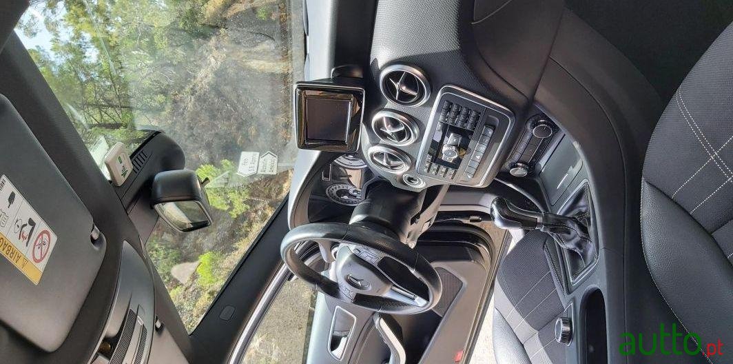 2015' Mercedes-Benz A-180 photo #1