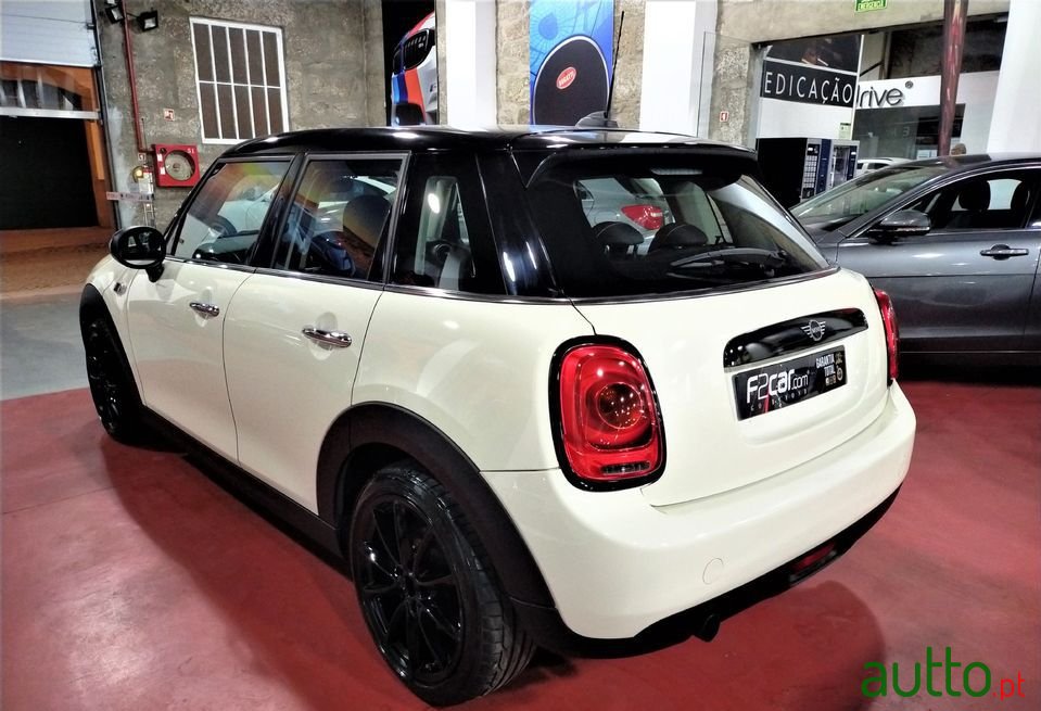 2019' MINI One photo #5