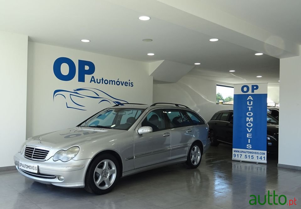 2003' Mercedes-Benz C-220 photo #1