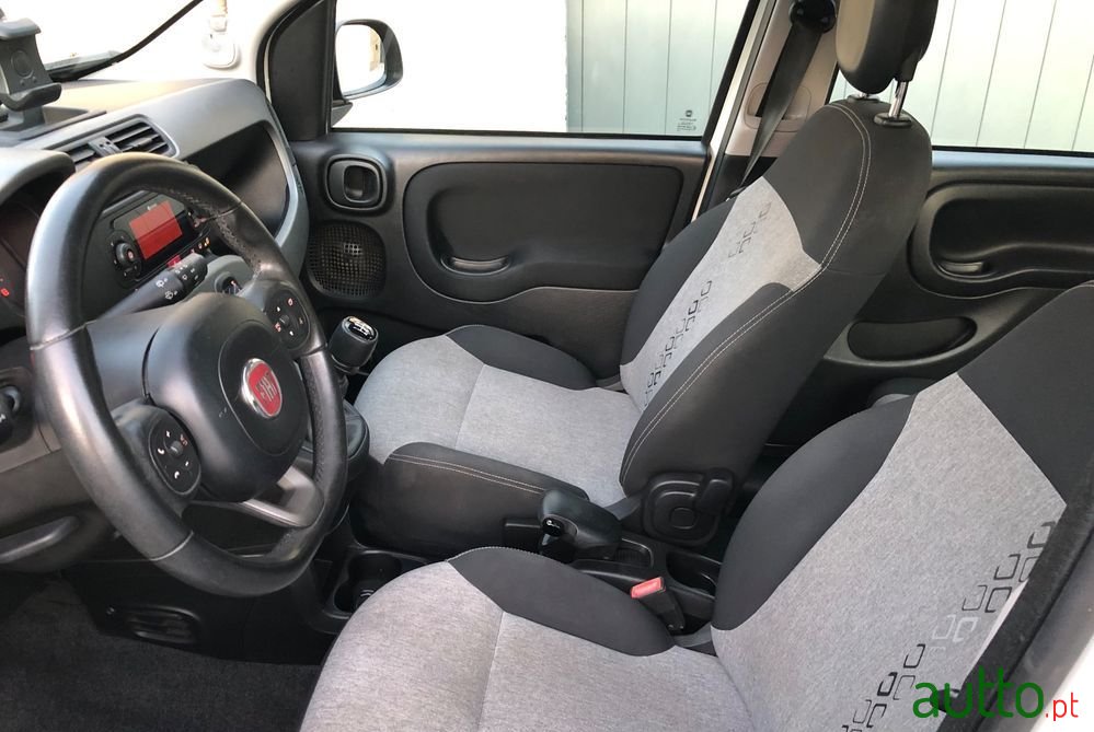 2017' Fiat Panda 1.2 Waze S&S photo #5